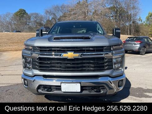 Used 2025 Chevrolet Silverado 2500 LT w/ Convenience Package image 2