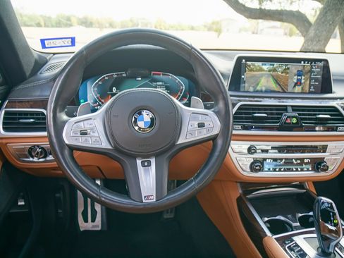 Used 2020 BMW 750i xDrive AWD/4WD image 28