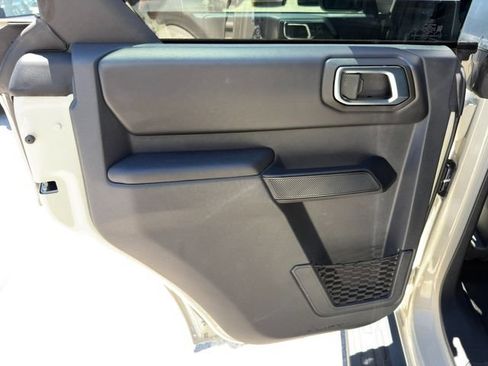 Used 2025 Ford Bronco Outer Banks AWD/4WD image 18