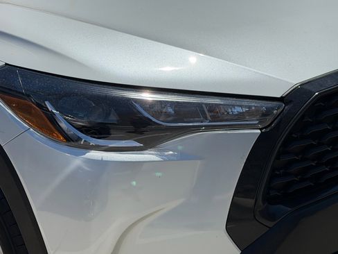 Used 2023 Toyota Corolla Cross LE w/ Black Badges Package (TMS) FWD image 11