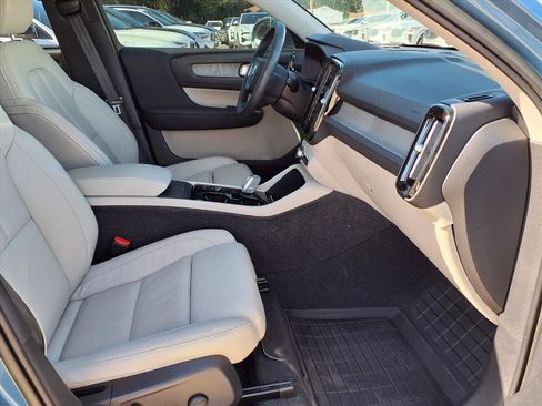 Certified 2023 Volvo XC40 B4 Plus w/ Driver Assist Package image 11