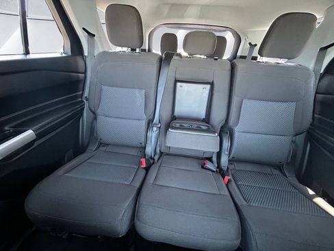 Used 2023 Ford Explorer XLT RWD image 18