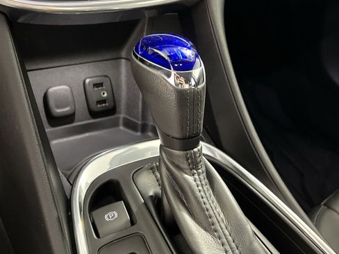 Used 2017 Chevrolet Volt Premier w/ Driver Confidence II Package image 22