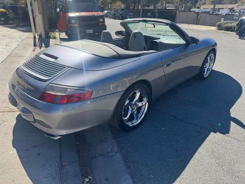 Used 2003 Porsche 911 Carrera image 3