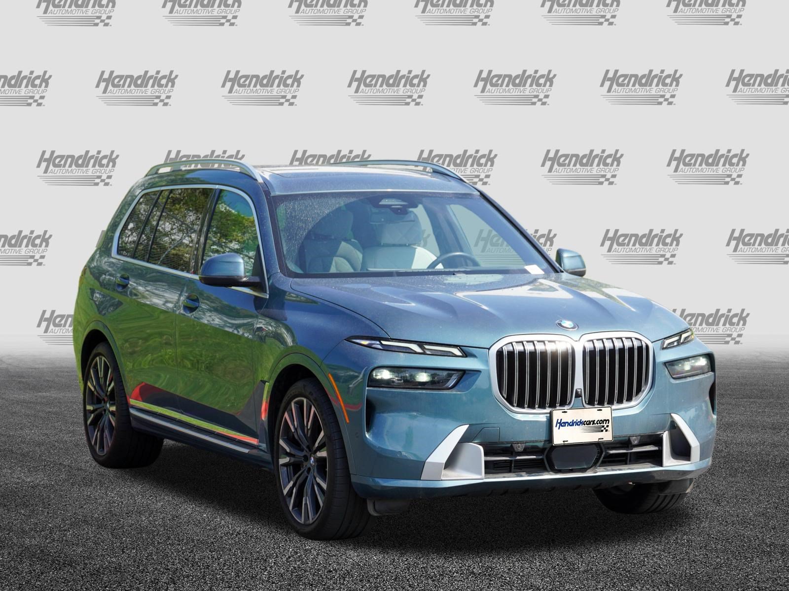 Certified 2024 BMW X7 xDrive40i w/ Premium Package AWD/4WD image 2