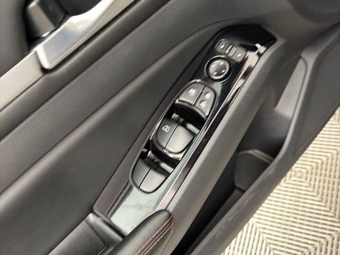 Used 2025 Nissan Altima 2.5 SR image 22