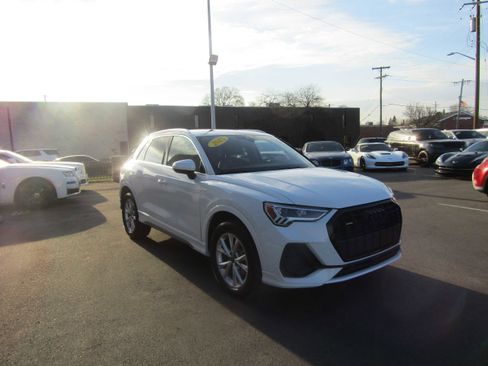 Used 2025 Audi Q3 2.0T Premium image 4