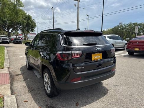 Used 2025 Jeep Compass Latitude AWD/4WD image 5