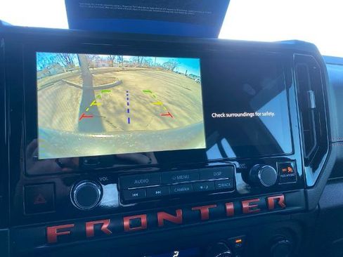 Used 2025 Nissan Frontier PRO-4X image 20