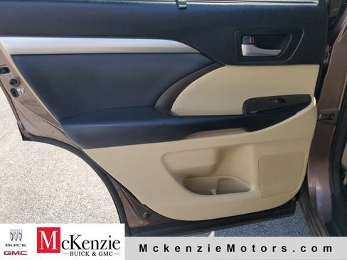 Used 2018 Toyota Highlander XLE FWD image 27
