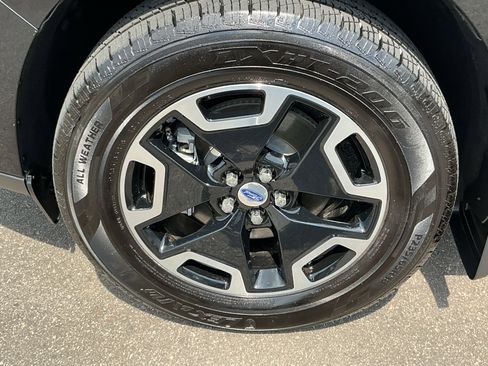 Used 2025 Ford Maverick XL w/ Equipment Group 102A AWD/4WD image 7