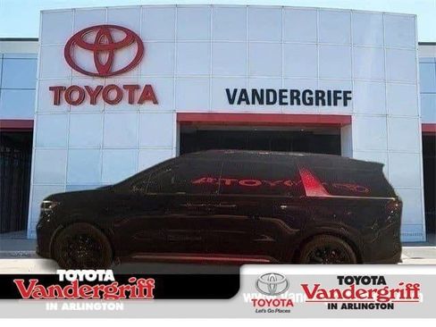 Used 2022 Kia Carnival SX image 1