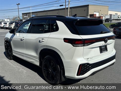 Used 2025 Volkswagen Tiguan SE R-Line image 5