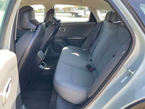 Used 2025 Kia K4 LXS image 25