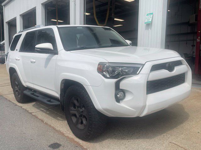 Used 2018 Toyota 4Runner SR5 Premium RWD image 3