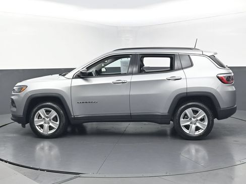 Used 2022 Jeep Compass Latitude w/ Convenience Group AWD/4WD image 49