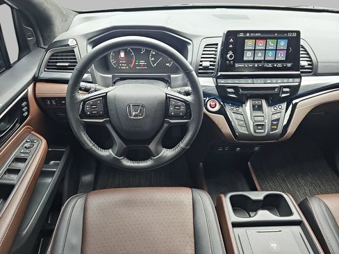 Used 2025 Honda Odyssey Elite image 22