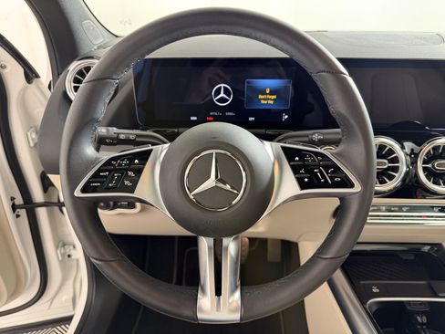 Certified 2024 Mercedes-Benz GLA 250 image 11