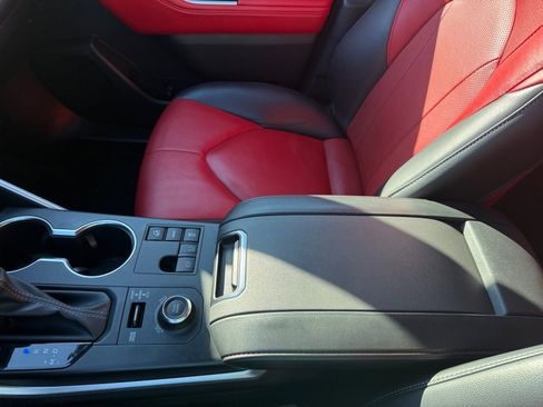 Used 2023 Toyota Highlander XSE image 14