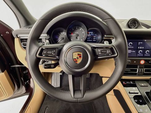 Certified 2025 Porsche Macan AWD/4WD image 15