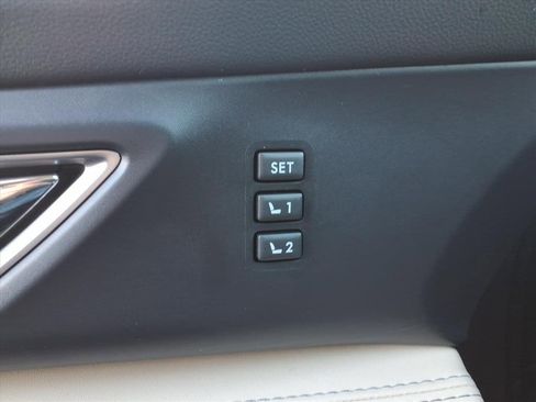 Certified 2022 Subaru Ascent Limited w/ Technology Package image 19