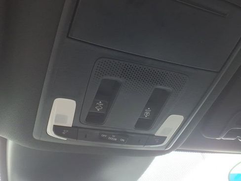 Used 2025 Honda Pilot Black Edition image 21
