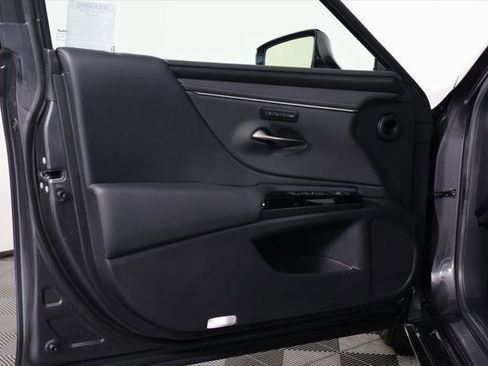 Certified 2025 Lexus ES 350 w/ Premium Package image 12