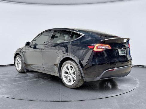 Used 2021 Tesla Model Y Long Range AWD/4WD image 2