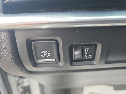 Used 2022 Cadillac XT4 Premium Luxury w/ Driver Awareness Package FWD image 28