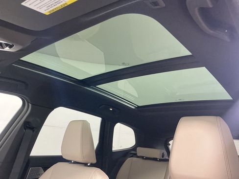 Certified 2025 BMW X1 xDrive28i w/ Convenience Package image 23