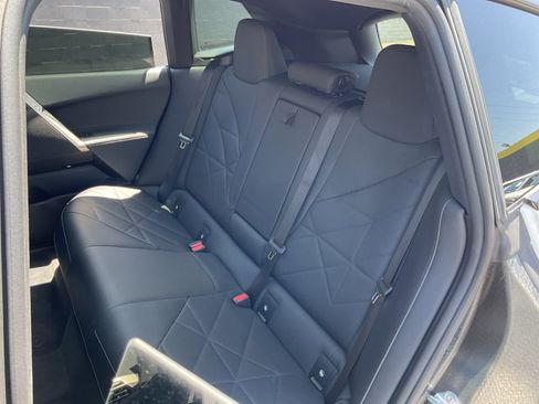 Used 2023 BMW iX xDrive50 w/ Sport Package AWD/4WD image 19
