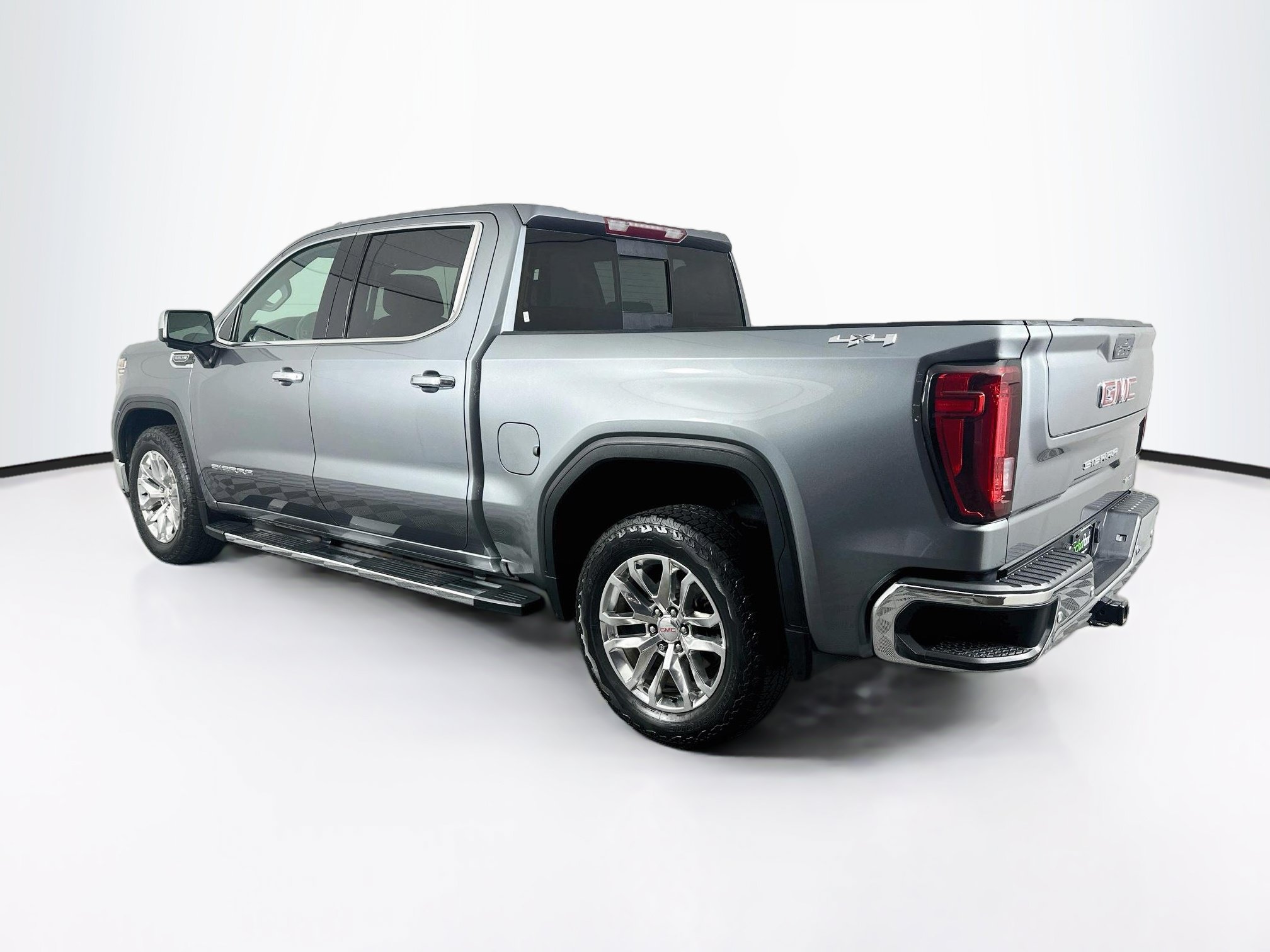 Used 2021 GMC Sierra 1500 SLT w/ SLT Premium Plus Package AWD/4WD image 5