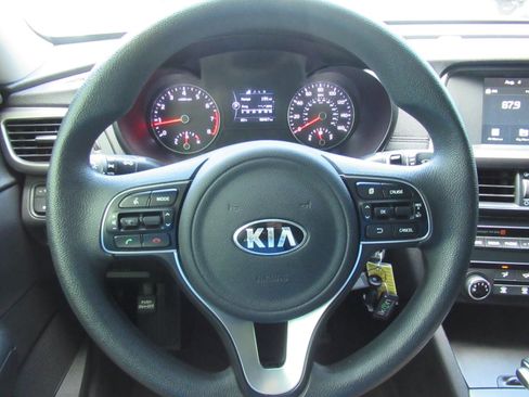 Used 2018 Kia Optima LX w/ 17" Alloy Wheels Package FWD image 23