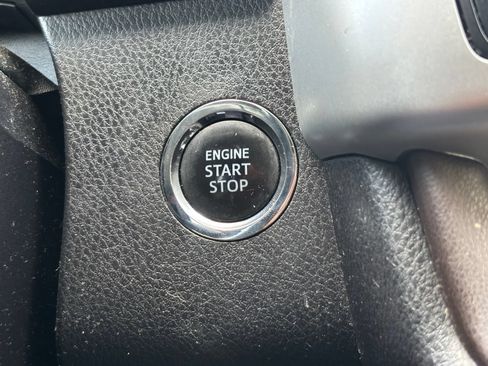 Used 2015 Toyota Highlander XLE AWD/4WD image 13