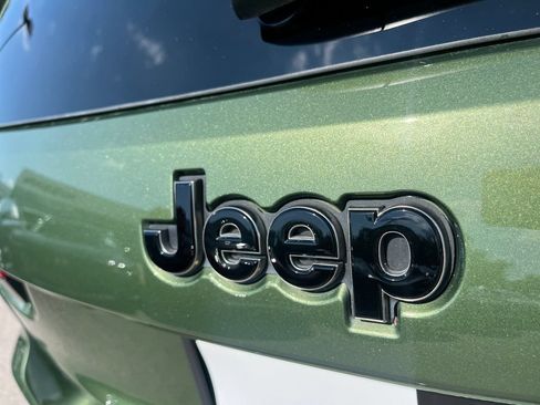 Used 2021 Jeep Grand Cherokee Trackhawk AWD/4WD image 38