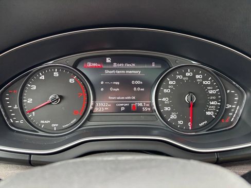 Used 2021 Audi Q5 2.0T Premium w/ Convenience Package AWD/4WD image 16