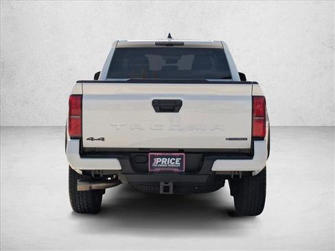 Used 2025 Toyota Tacoma TRD Off-Road image 6