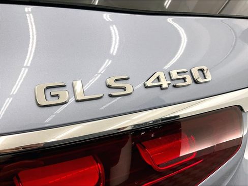 Used 2026 Mercedes-Benz GLS 450 4MATIC image 32