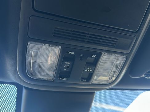 Used 2023 Honda Odyssey Sport image 38