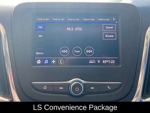 Used 2020 Chevrolet Equinox LS w/ LS Convenience Package AWD/4WD image 2