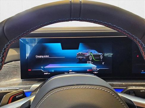 Used 2025 BMW i7 M70 image 13