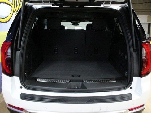 New 2026 GMC Yukon XL Denali image 5