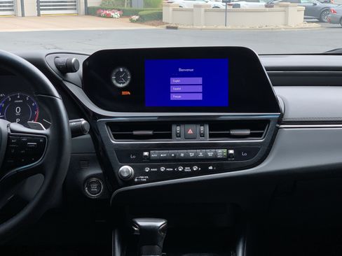 Used 2024 Lexus ES 350 w/ Accessory Package (Z1) FWD image 31