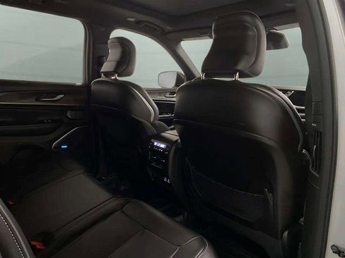 Used 2023 Jeep Grand Cherokee Overland w/ Luxury Tech Group IV image 79