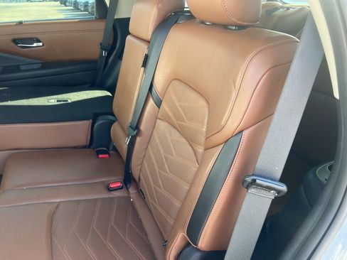 Used 2024 Nissan Pathfinder Platinum w/ Black Appearance Package image 14