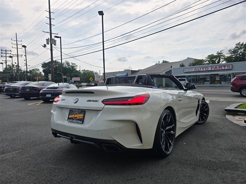 Used 2025 BMW Z4 M40i w/ Edition RWD image 3