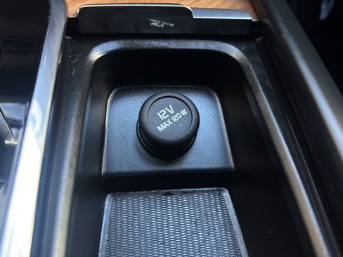 Used 2023 Volvo XC90 B6 Plus w/ Protection Package image 39