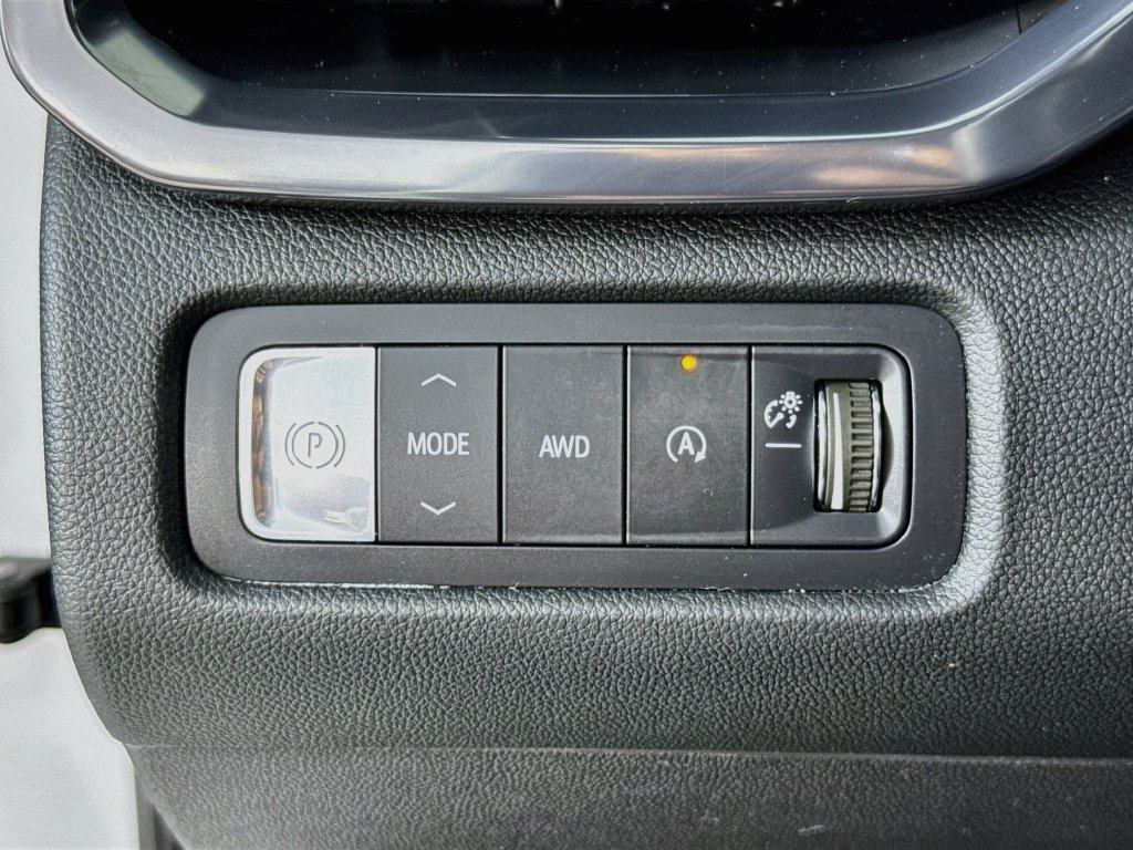 Used 2025 GMC Acadia AT4 w/ Luxury Package AWD/4WD image 19