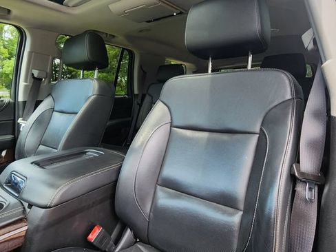 Used 2019 GMC Yukon SLT w/ Premium Edition RWD image 16