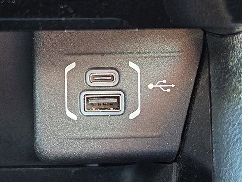 Used 2022 Jeep Compass Limited w/ Sun and Sound Group image 29